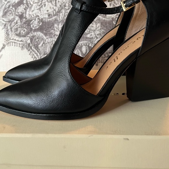 BEUTIFUL BRAND NEW STRAPY HEEL - Picture 4 of 9